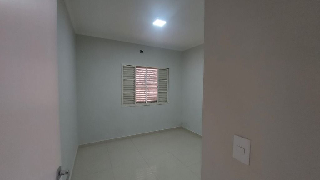 Casa à venda com 3 quartos, 200m² - Foto 14