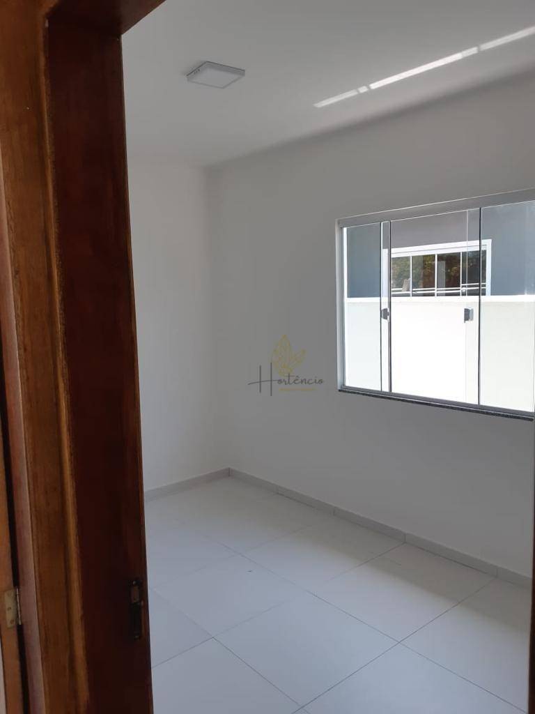 Casa à venda com 2 quartos, 45m² - Foto 11