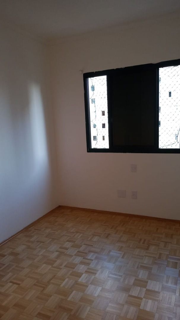 Apartamento para alugar com 3 quartos, 87m² - Foto 13