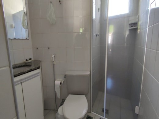 Apartamento à venda com 2 quartos, 70m² - Foto 4