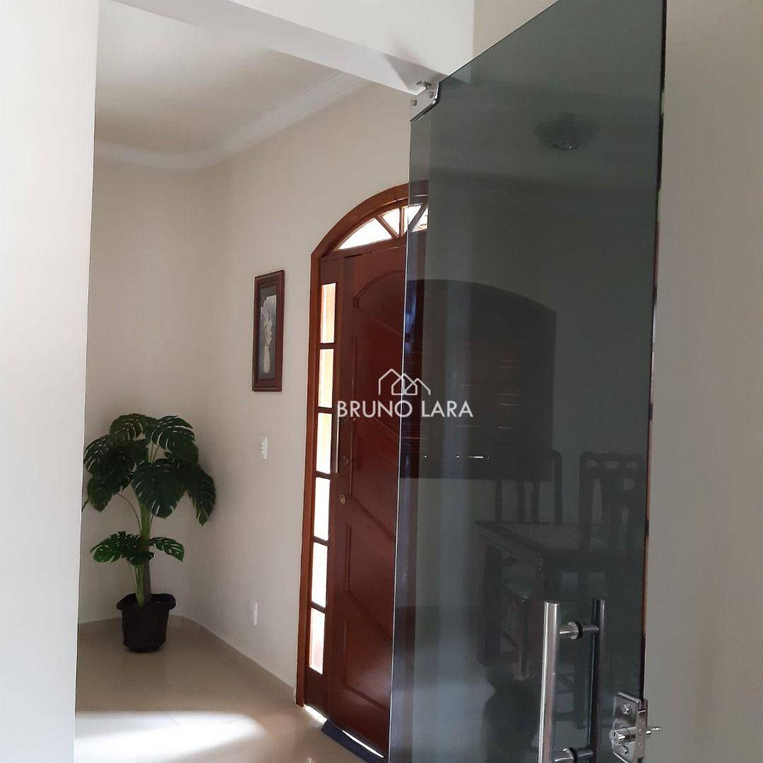 Casa à venda com 4 quartos, 250m² - Foto 17