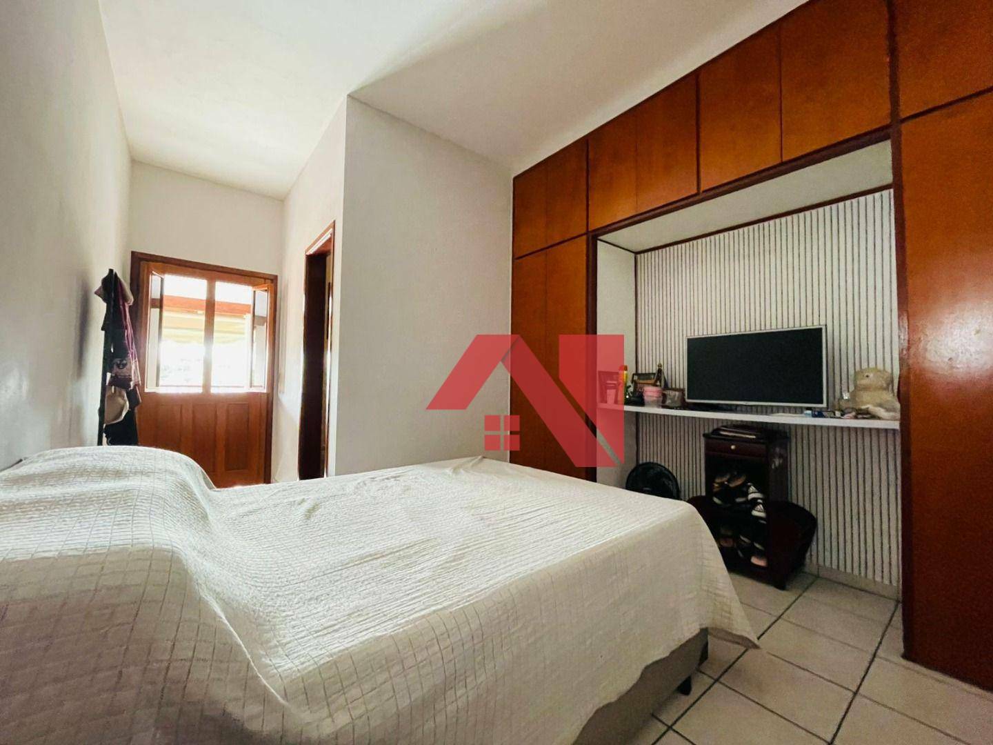 Casa à venda com 4 quartos, 280m² - Foto 11