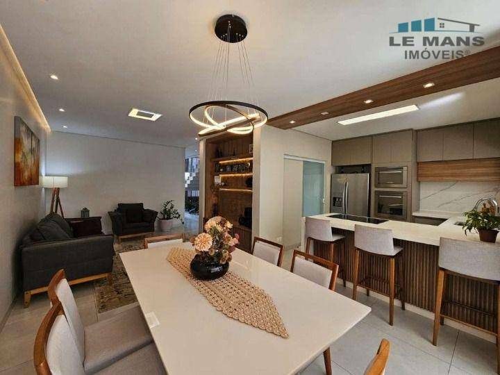 Casa de Condomínio à venda com 3 quartos, 207m² - Foto 1