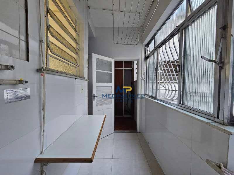 Apartamento à venda com 2 quartos, 70m² - Foto 8