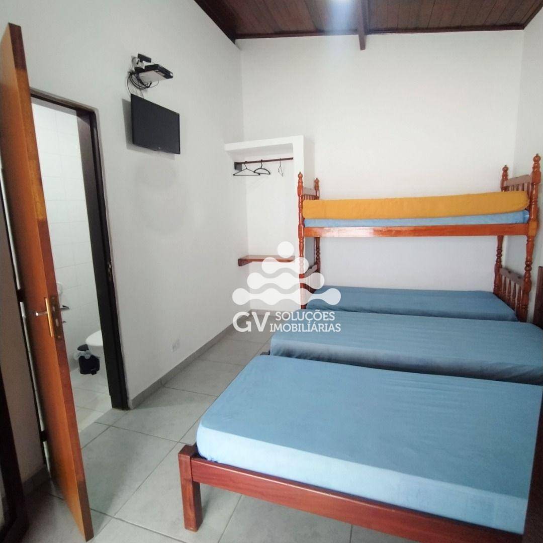 Casa à venda com 6 quartos, 132m² - Foto 12