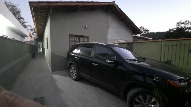 Casa à venda com 2 quartos, 70m² - Foto 1