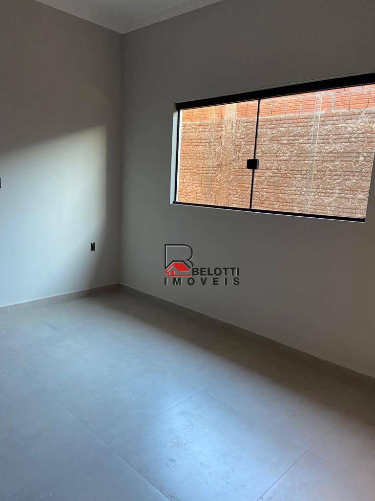 Casa à venda com 2 quartos, 77m² - Foto 4