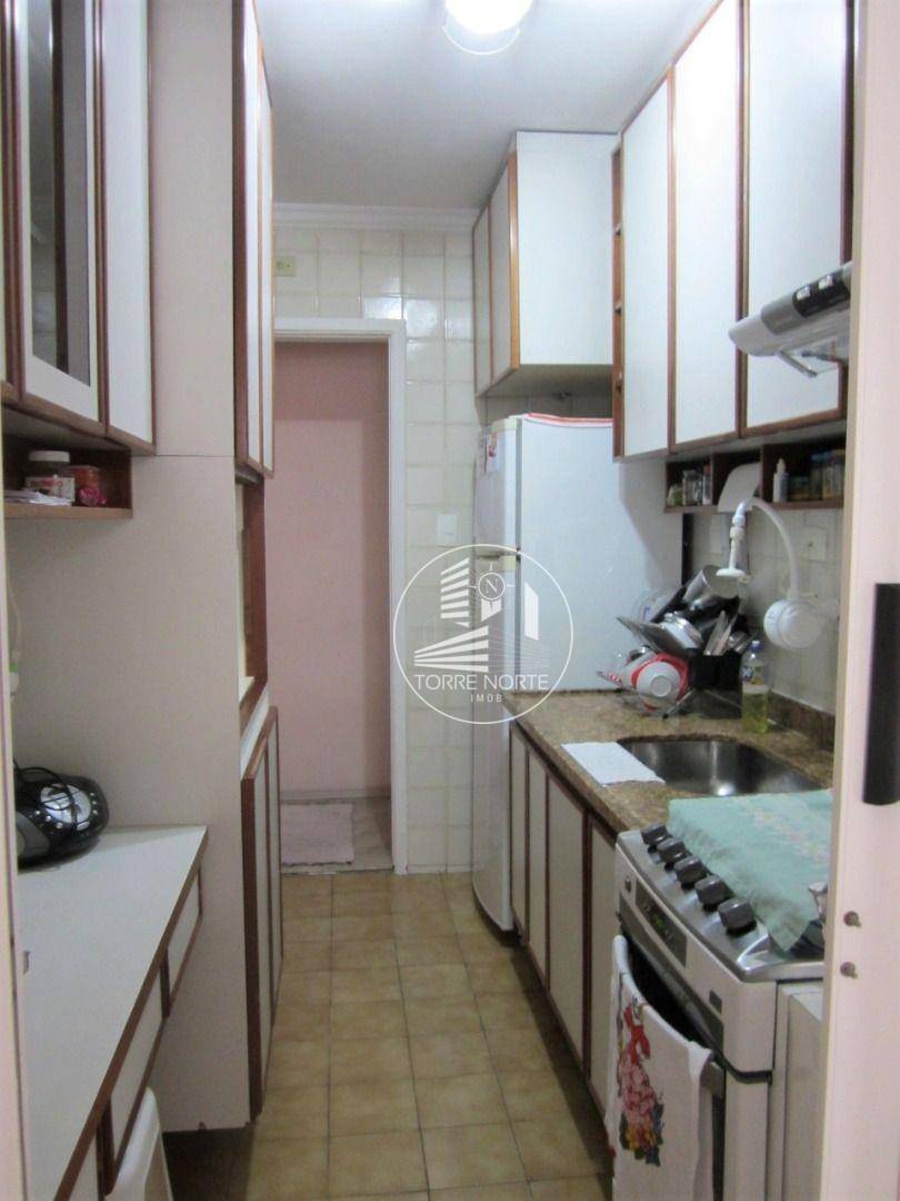 Apartamento à venda com 2 quartos, 70m² - Foto 23