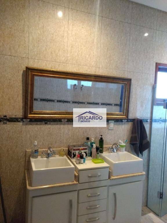 Sobrado à venda com 3 quartos, 350m² - Foto 20