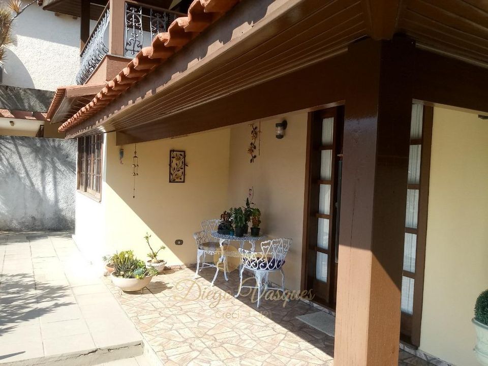 Casa à venda com 4 quartos, 287m² - Foto 2