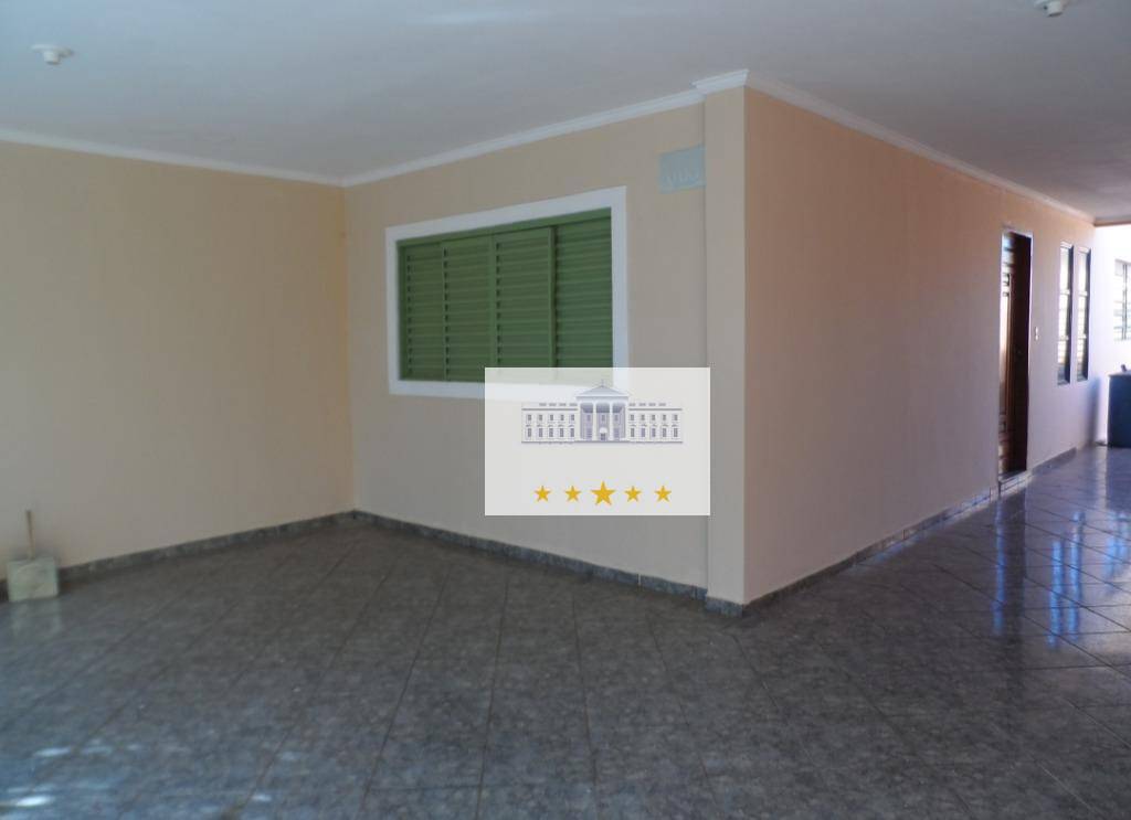 Casa à venda com 4 quartos, 189m² - Foto 1