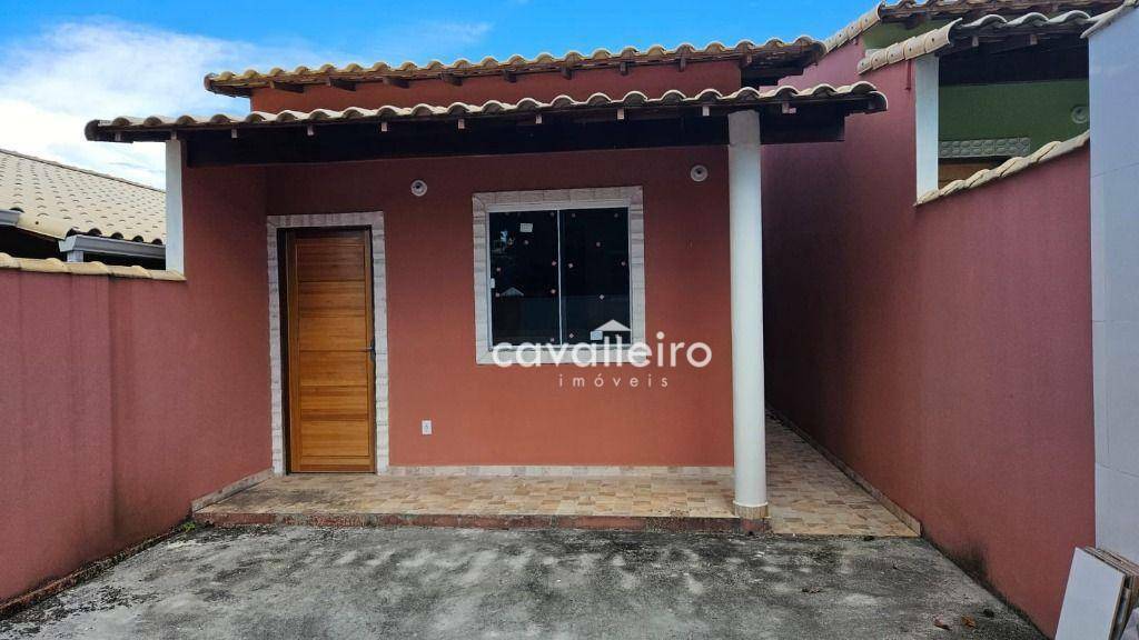 Casa à venda com 2 quartos, 77m² - Foto 1