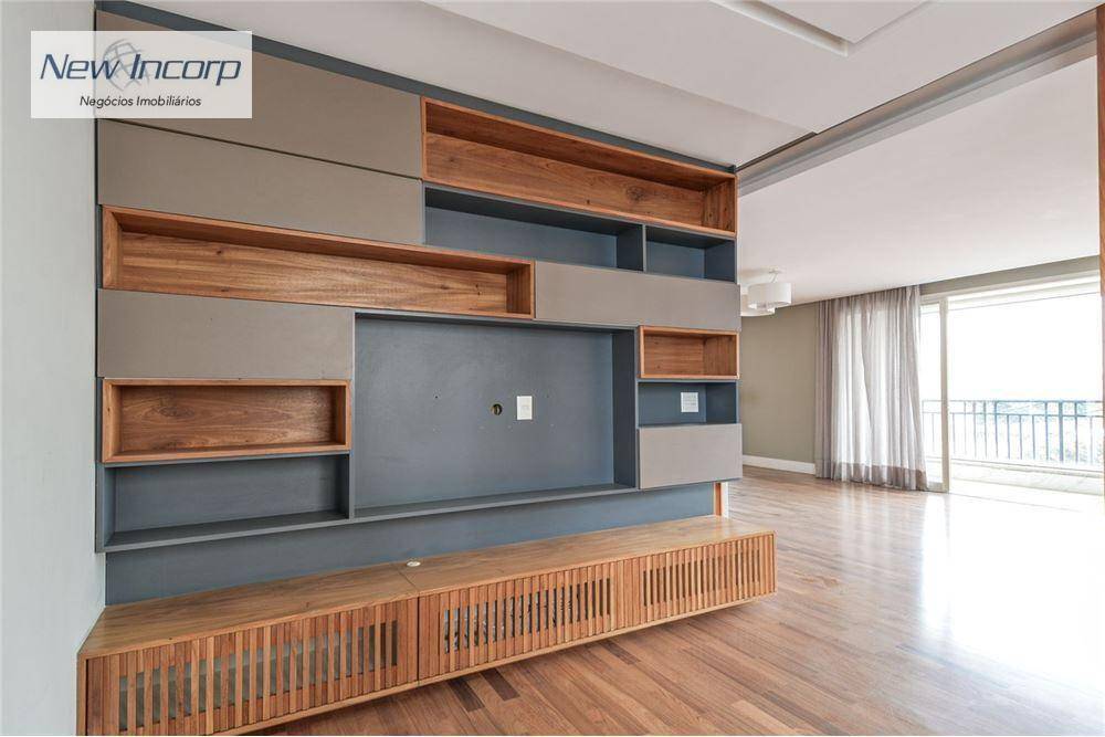 Apartamento à venda com 3 quartos, 240m² - Foto 7