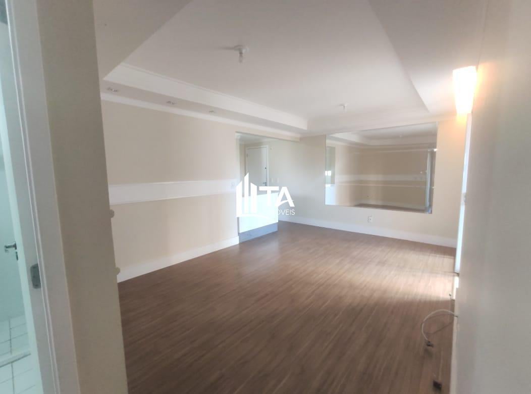 Apartamento à venda com 3 quartos, 75m² - Foto 4