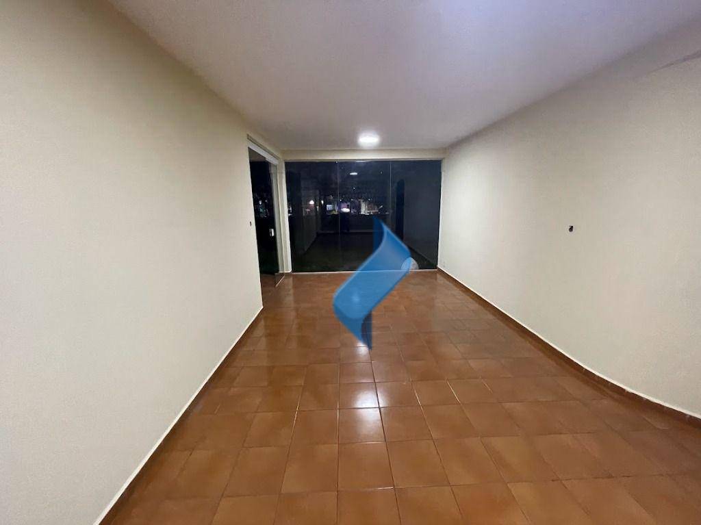 Casa para alugar com 6 quartos, 450m² - Foto 14