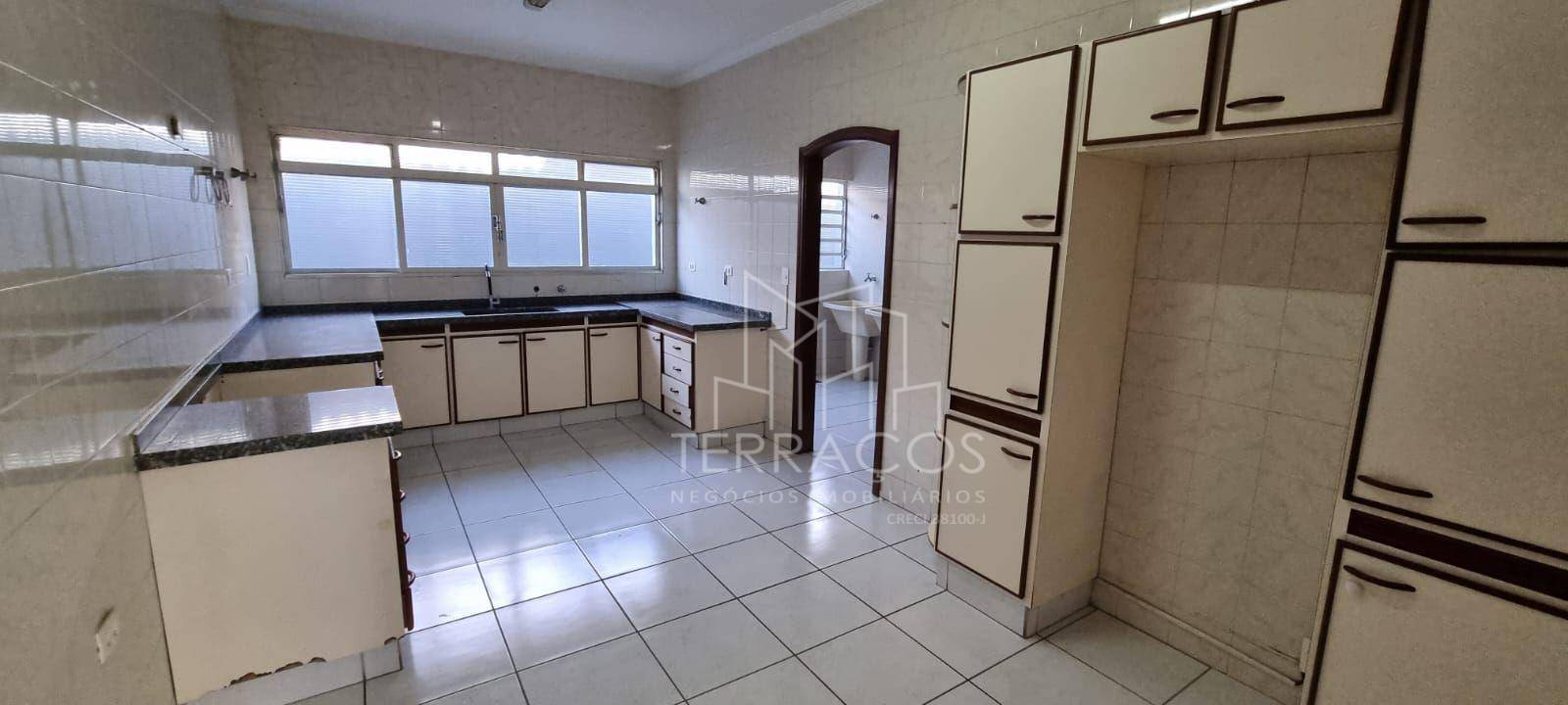 Sobrado à venda e aluguel com 4 quartos, 270m² - Foto 7