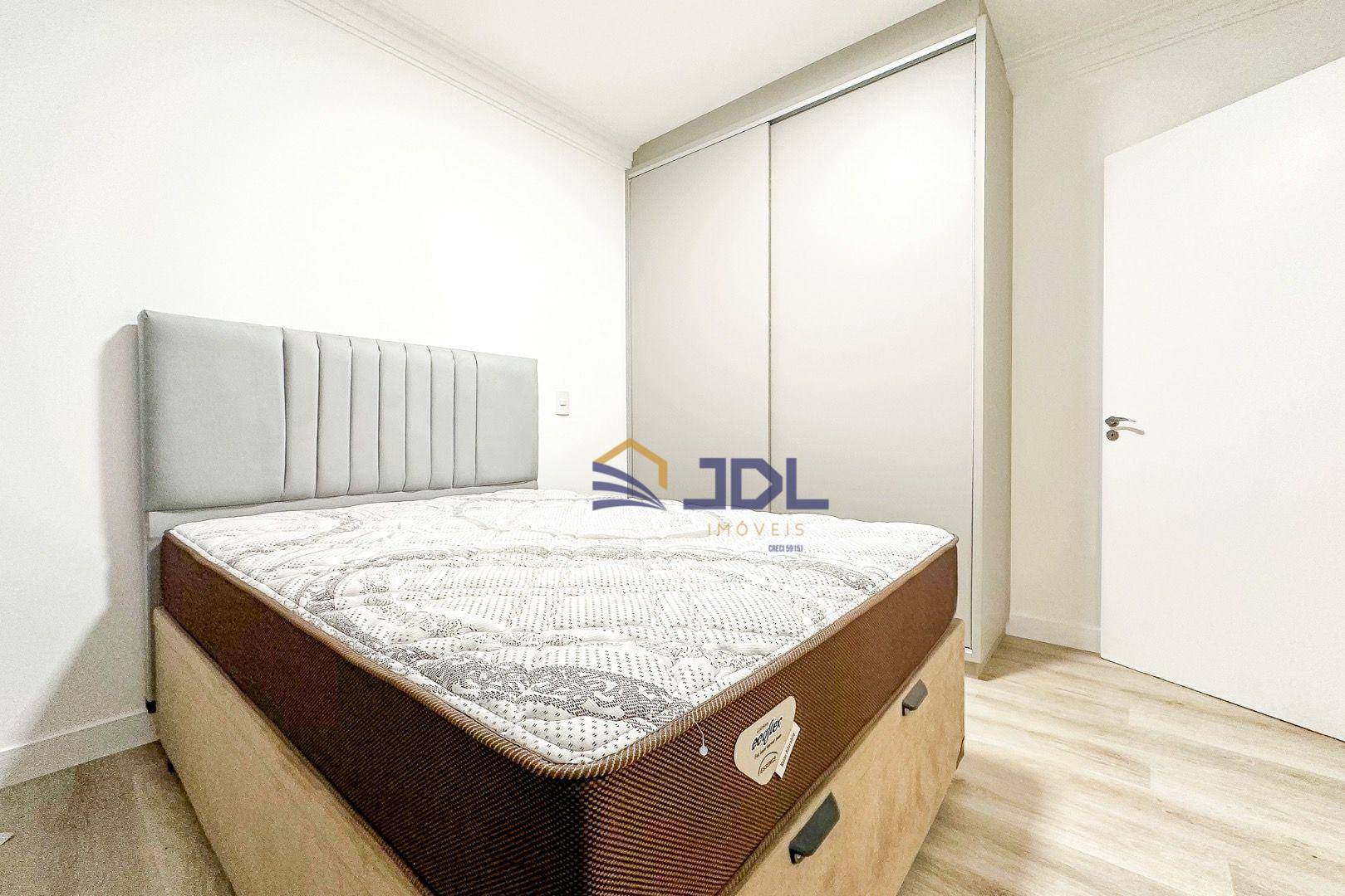 Apartamento à venda com 2 quartos, 76m² - Foto 10