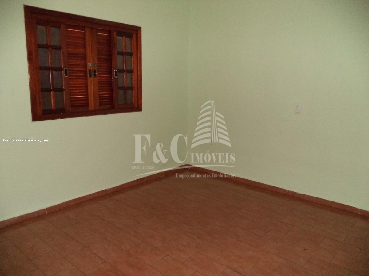 Casa à venda com 2 quartos, 138m² - Foto 4