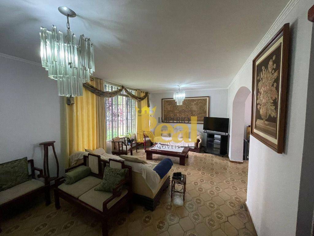 Casa à venda e aluguel com 3 quartos, 390m² - Foto 2