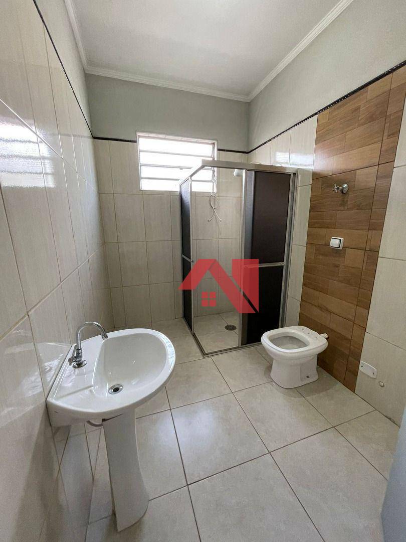 Casa à venda com 3 quartos, 138m² - Foto 2