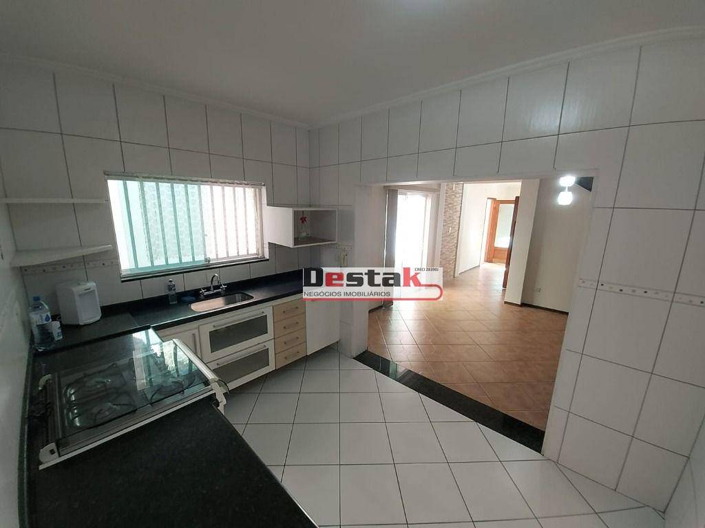 Sobrado à venda com 3 quartos, 240m² - Foto 15