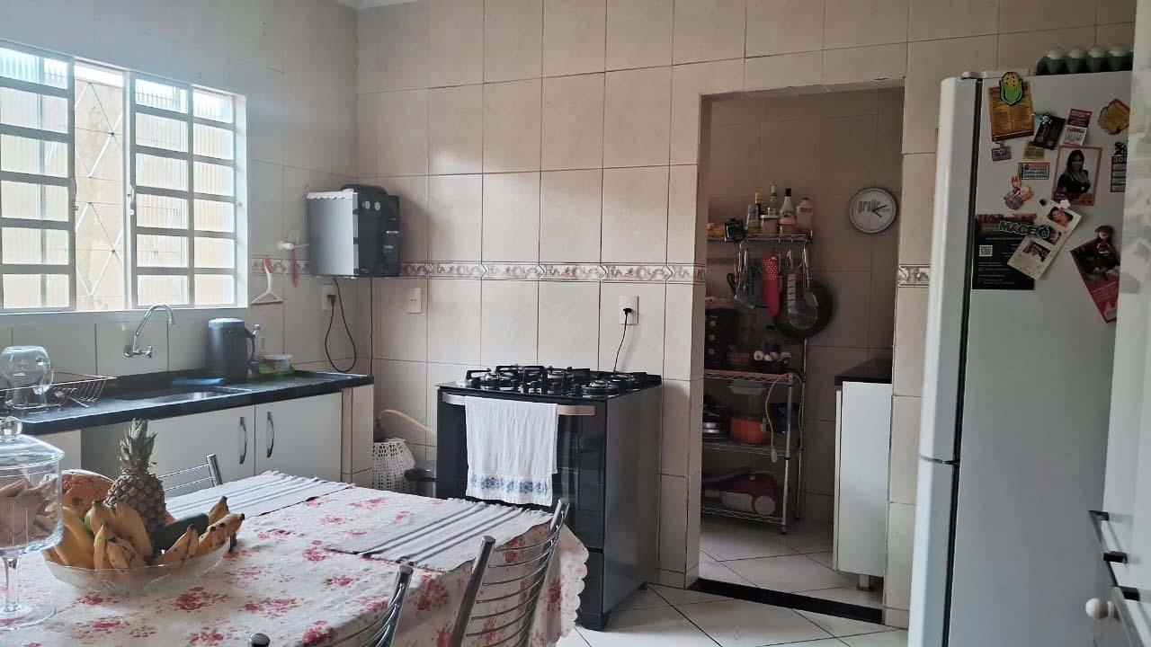 Casa à venda com 4 quartos, 1000m² - Foto 15