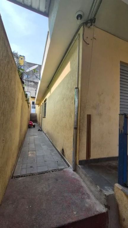 Casa à venda com 1 quarto, 100m² - Foto 2