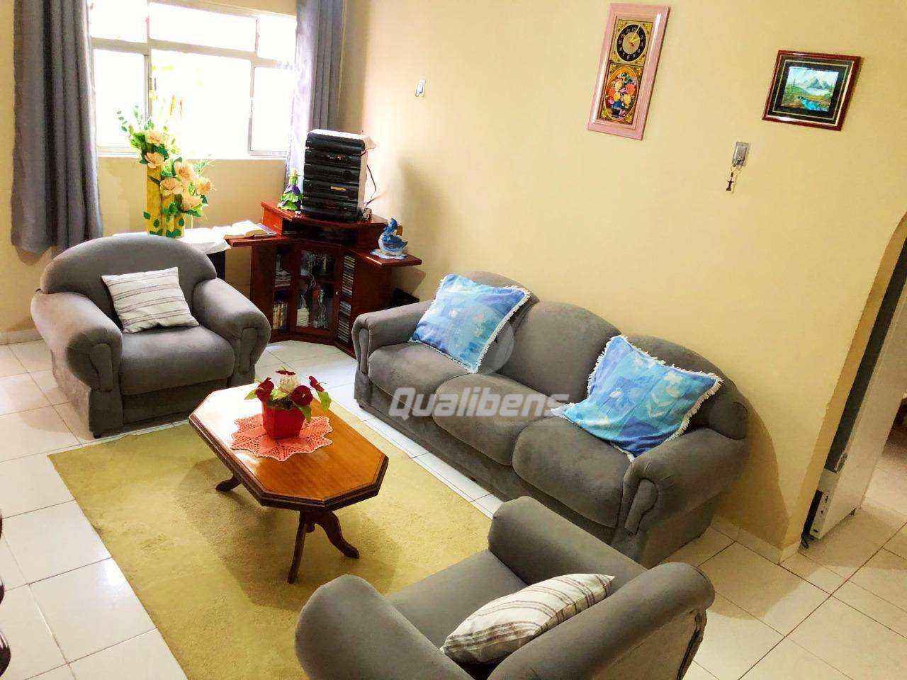 Casa à venda com 4 quartos, 147m² - Foto 4