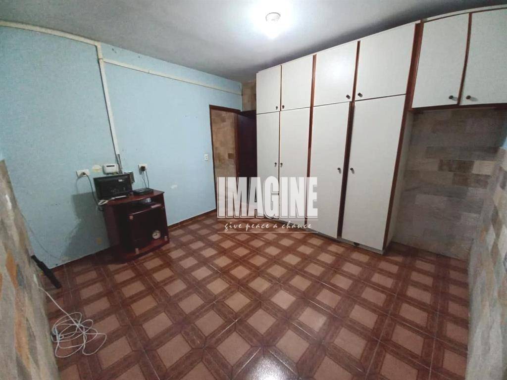 Casa à venda com 2 quartos, 80m² - Foto 3