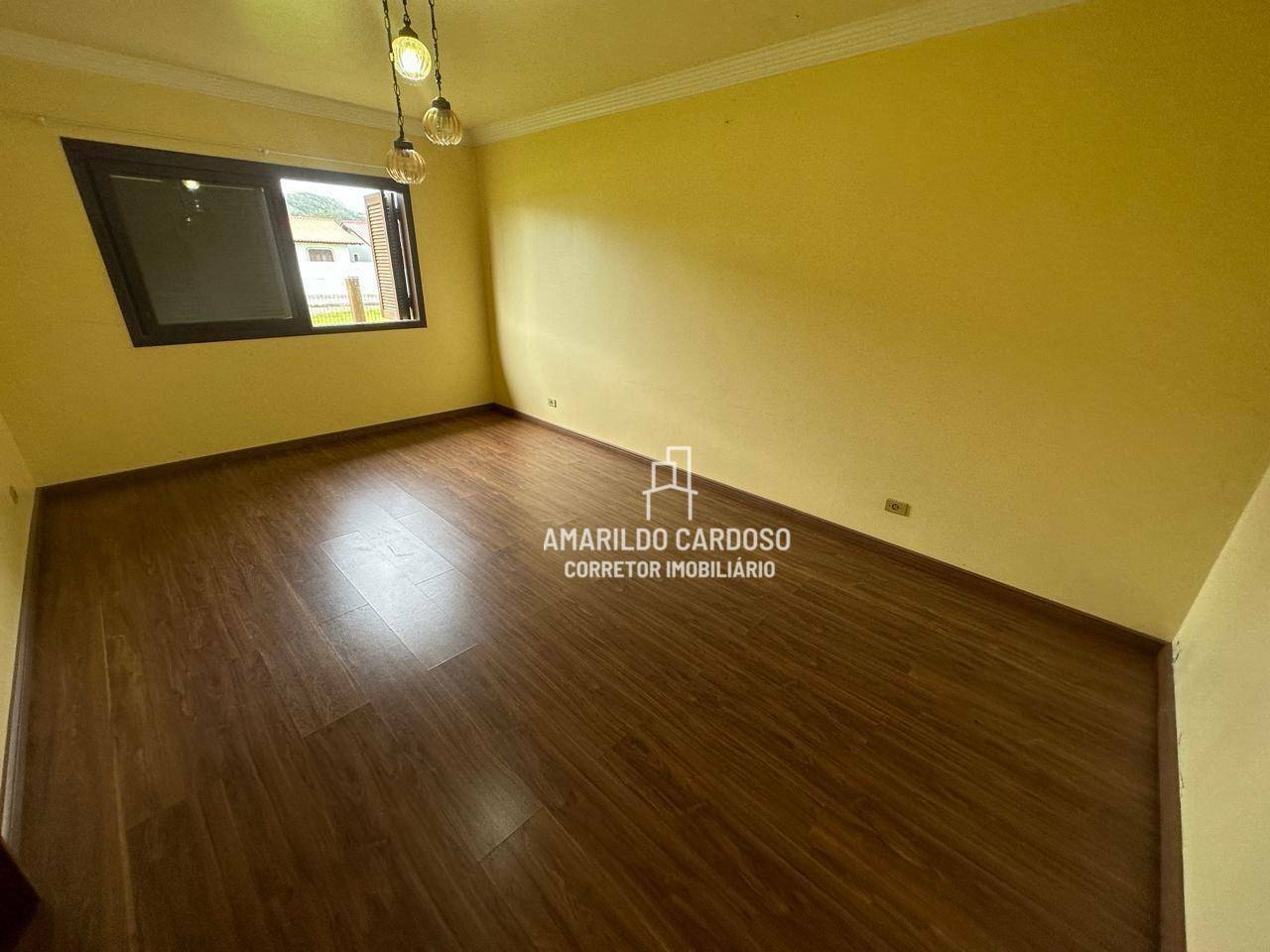 Casa à venda com 4 quartos, 230m² - Foto 15