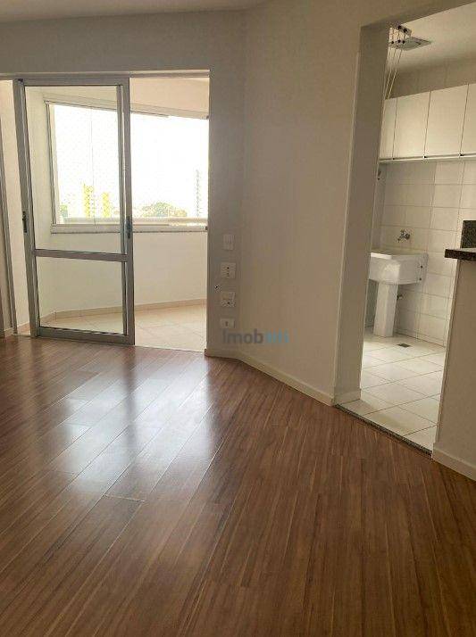 Apartamento para alugar com 3 quartos, 72m² - Foto 2