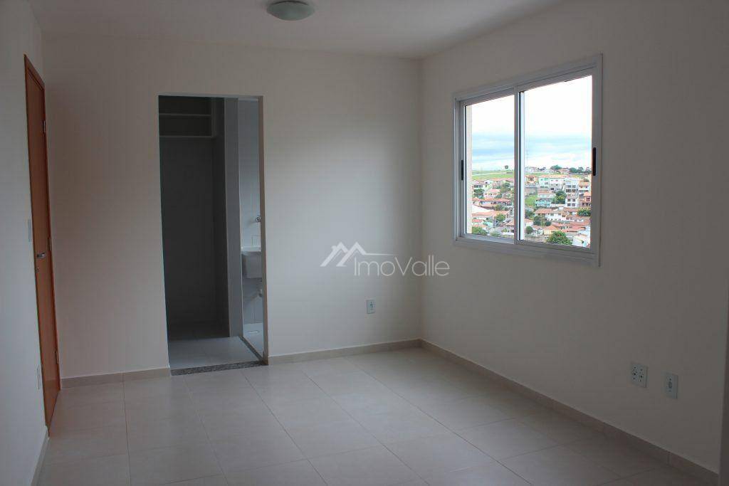 Apartamento para alugar com 3 quartos, 80m² - Foto 2