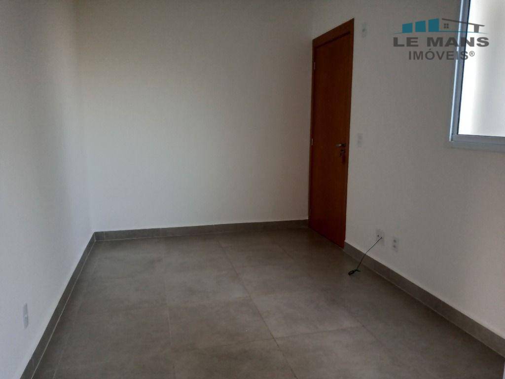 Apartamento para alugar com 2 quartos, 45m² - Foto 8