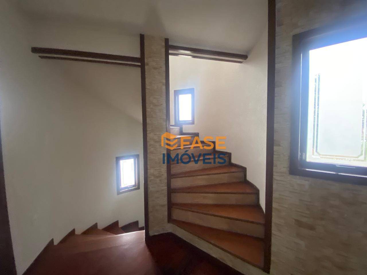 Casa à venda com 4 quartos, 223m² - Foto 8