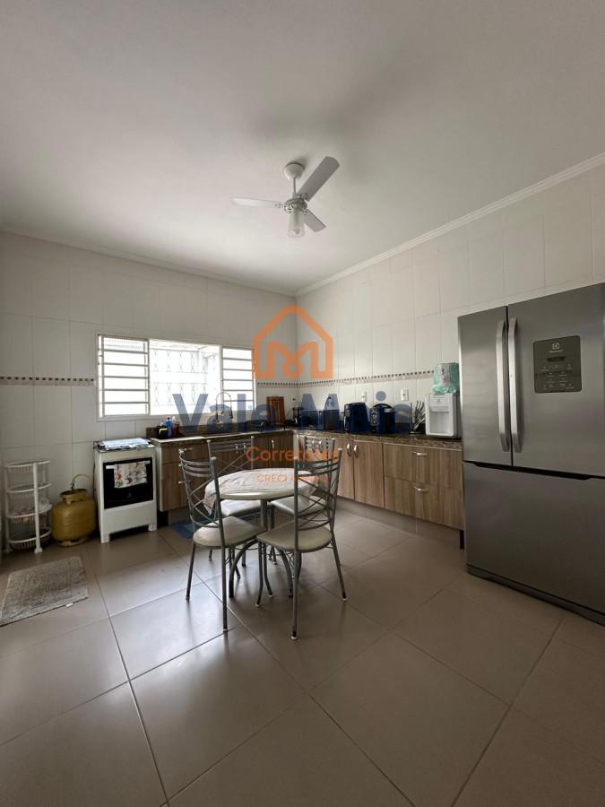 Casa à venda com 3 quartos, 252m² - Foto 7