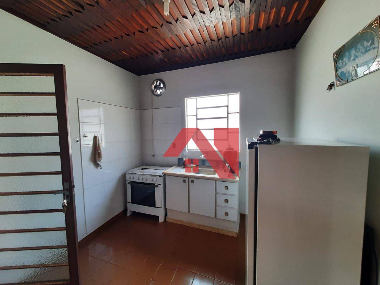 Casa à venda com 2 quartos, 190m² - Foto 11