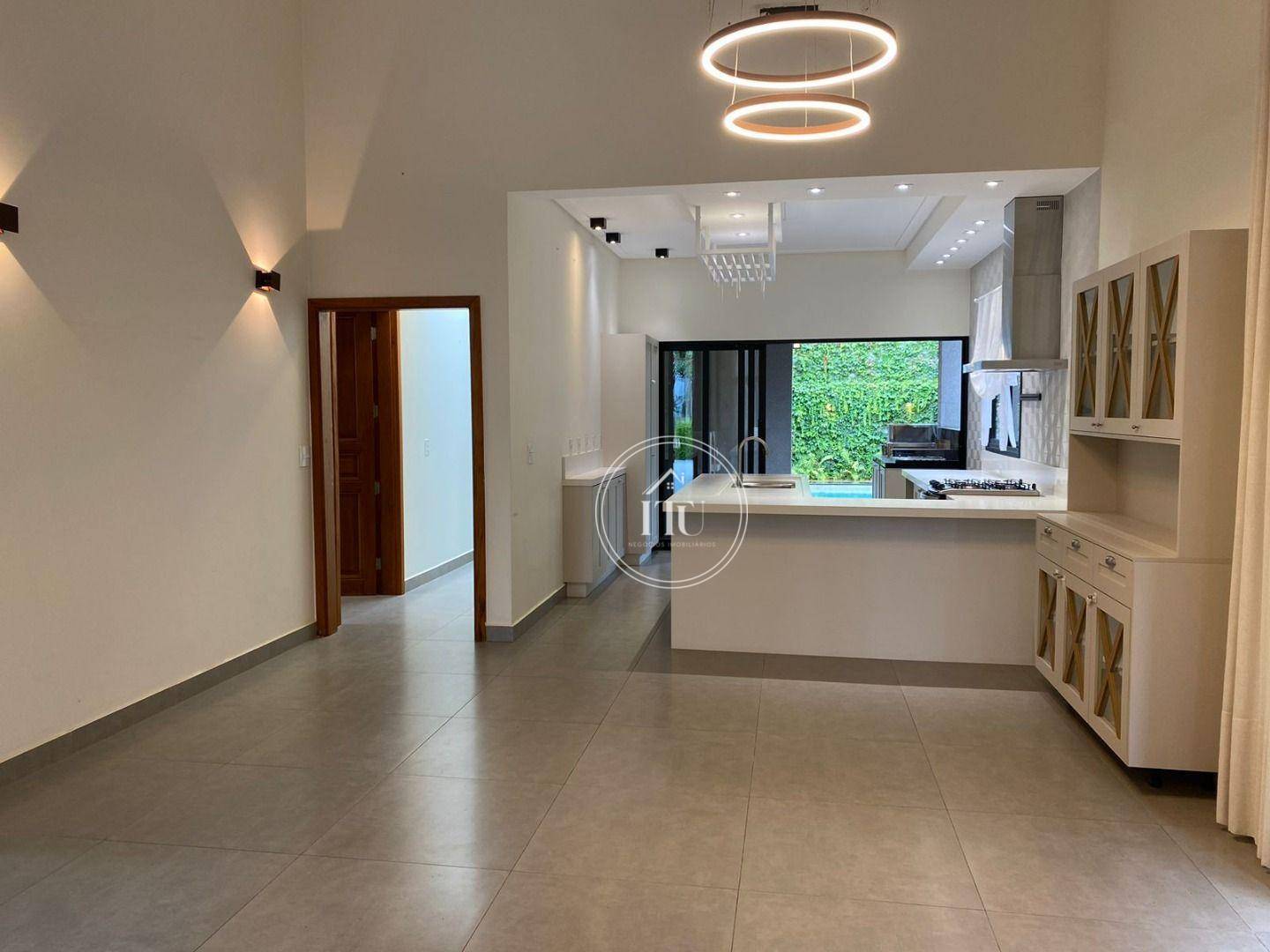 Casa de Condomínio à venda com 3 quartos, 200m² - Foto 2