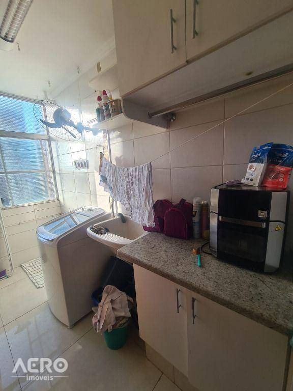 Apartamento à venda com 2 quartos, 72m² - Foto 9