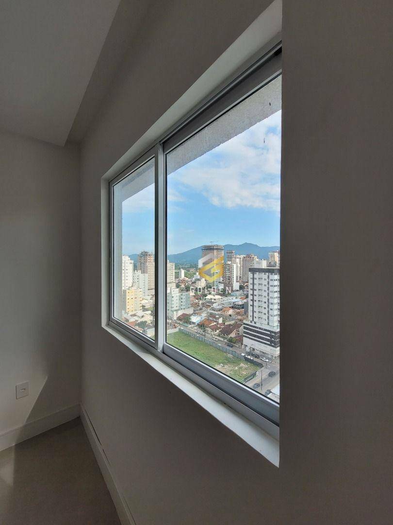 Apartamento à venda com 3 quartos, 147m² - Foto 7