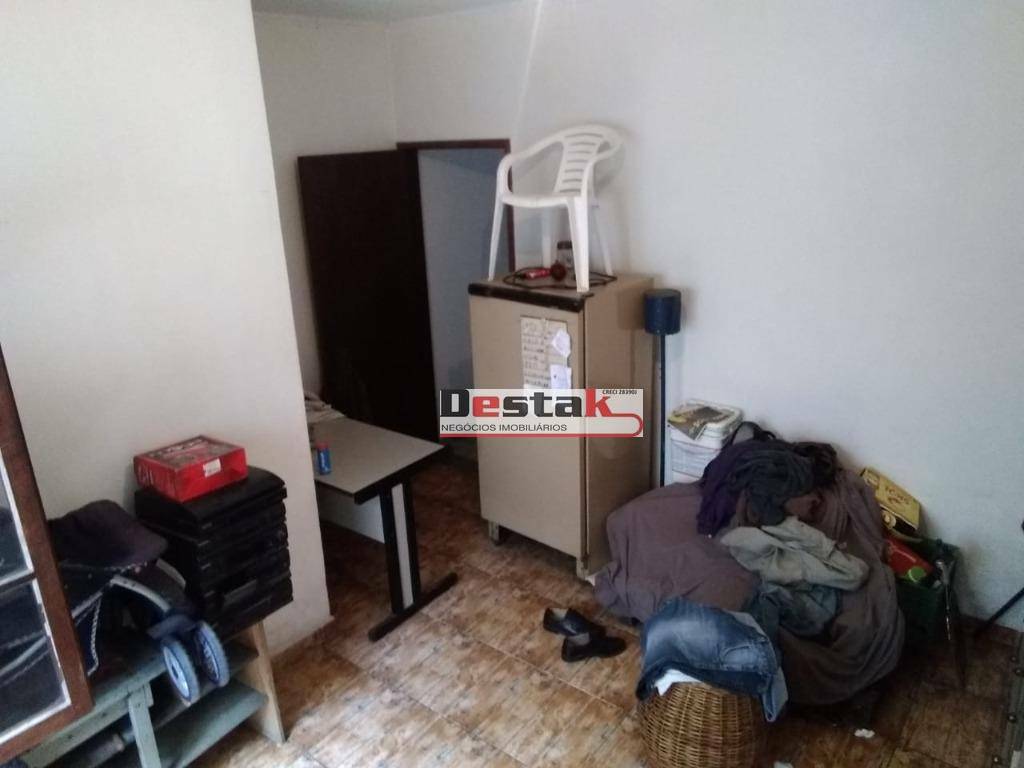 Sobrado à venda com 3 quartos, 212m² - Foto 2