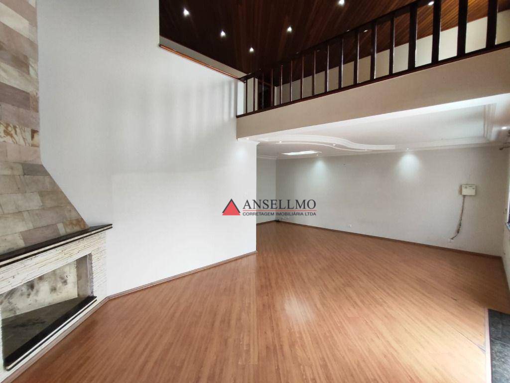 Sobrado para alugar com 4 quartos, 370m² - Foto 1