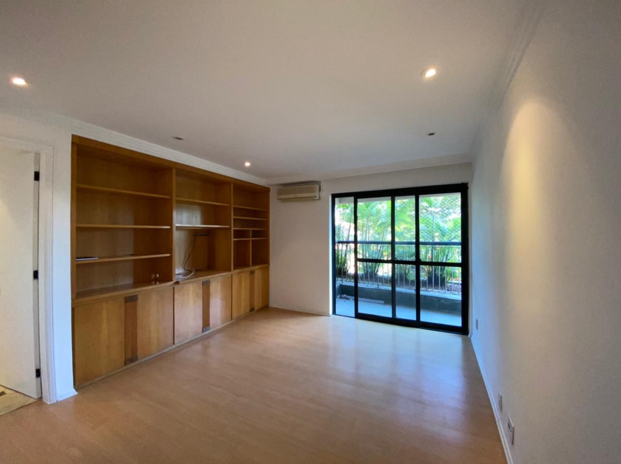 Apartamento à venda com 3 quartos, 230m² - Foto 9