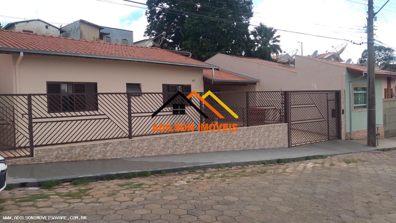 Casa à venda com 3 quartos, 250m² - Foto 1