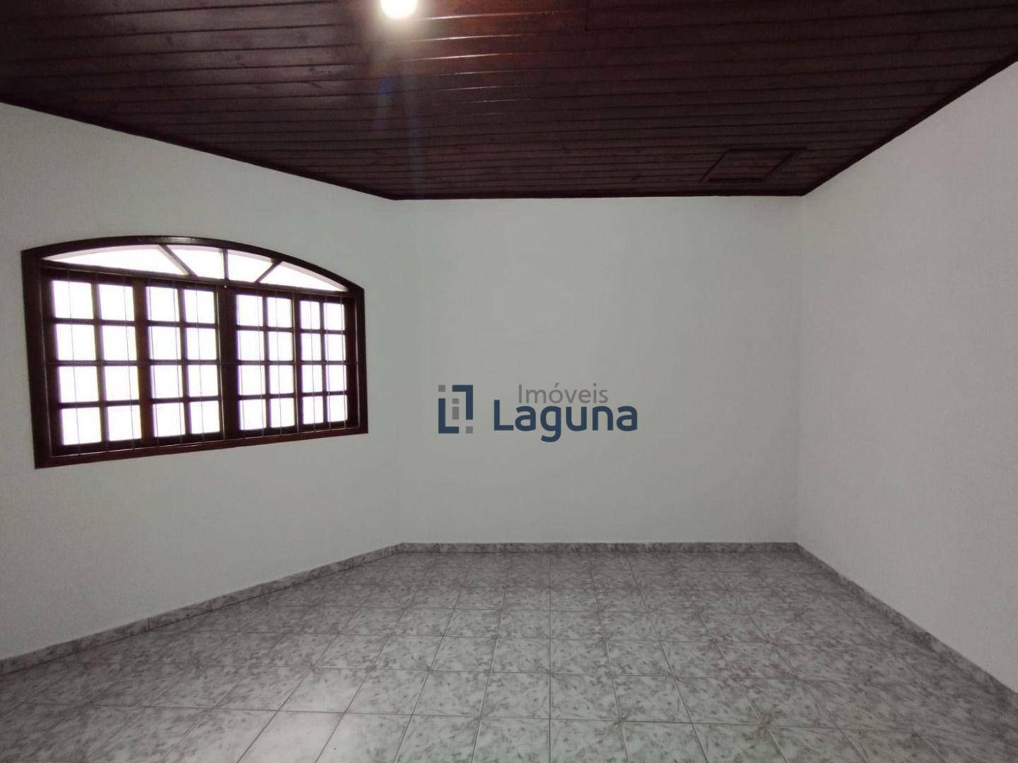 Casa para alugar com 2 quartos, 200m² - Foto 29