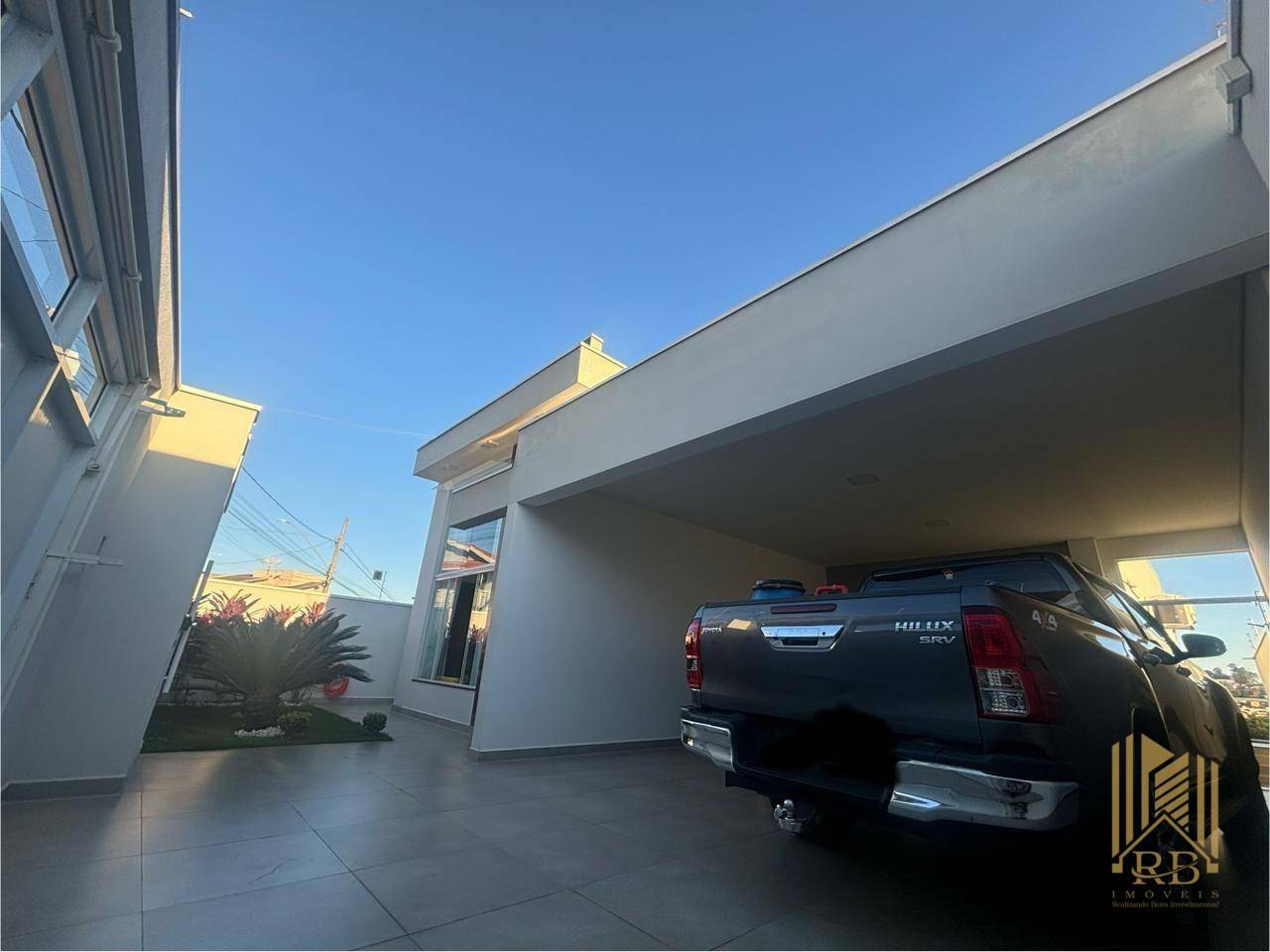 Casa à venda com 3 quartos, 320m² - Foto 1