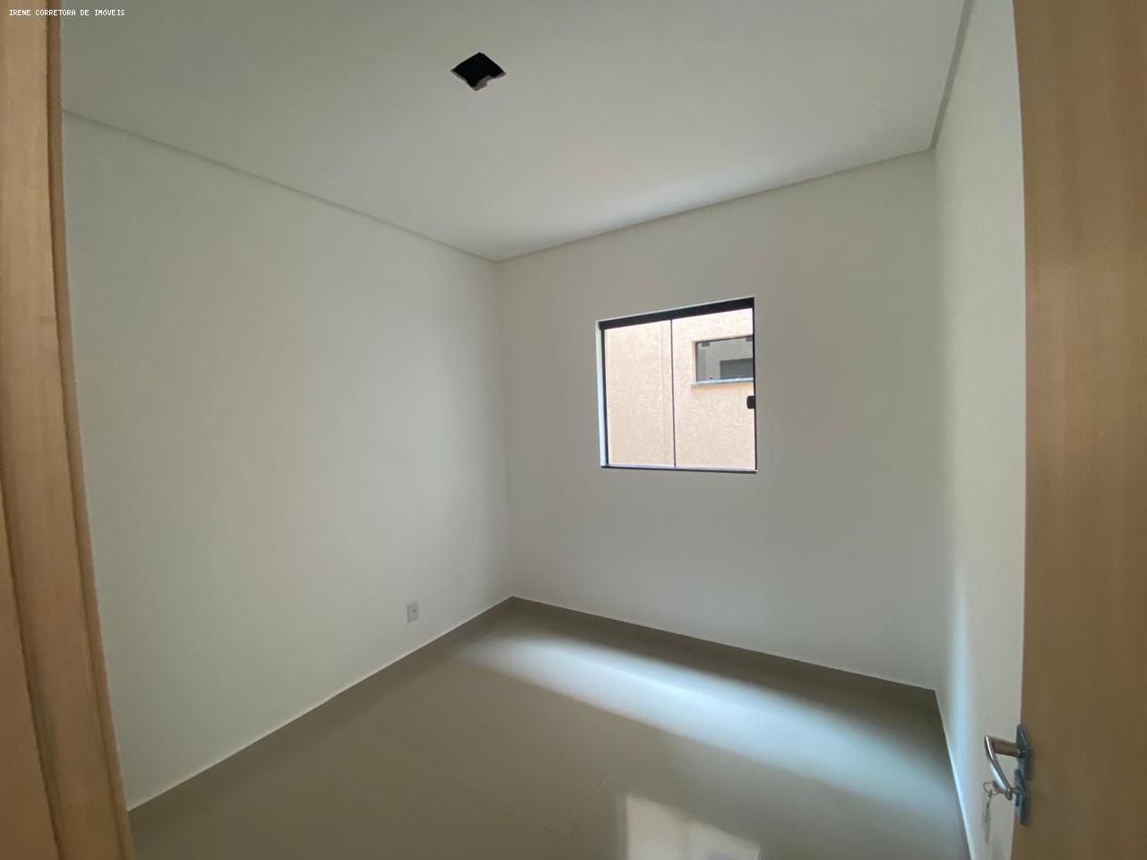 Casa à venda com 3 quartos, 210m² - Foto 8