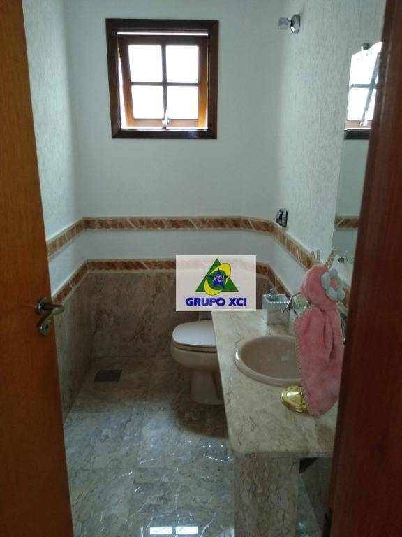 Casa à venda com 3 quartos, 210m² - Foto 17