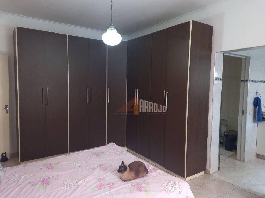 Casa à venda com 3 quartos, 249m² - Foto 7