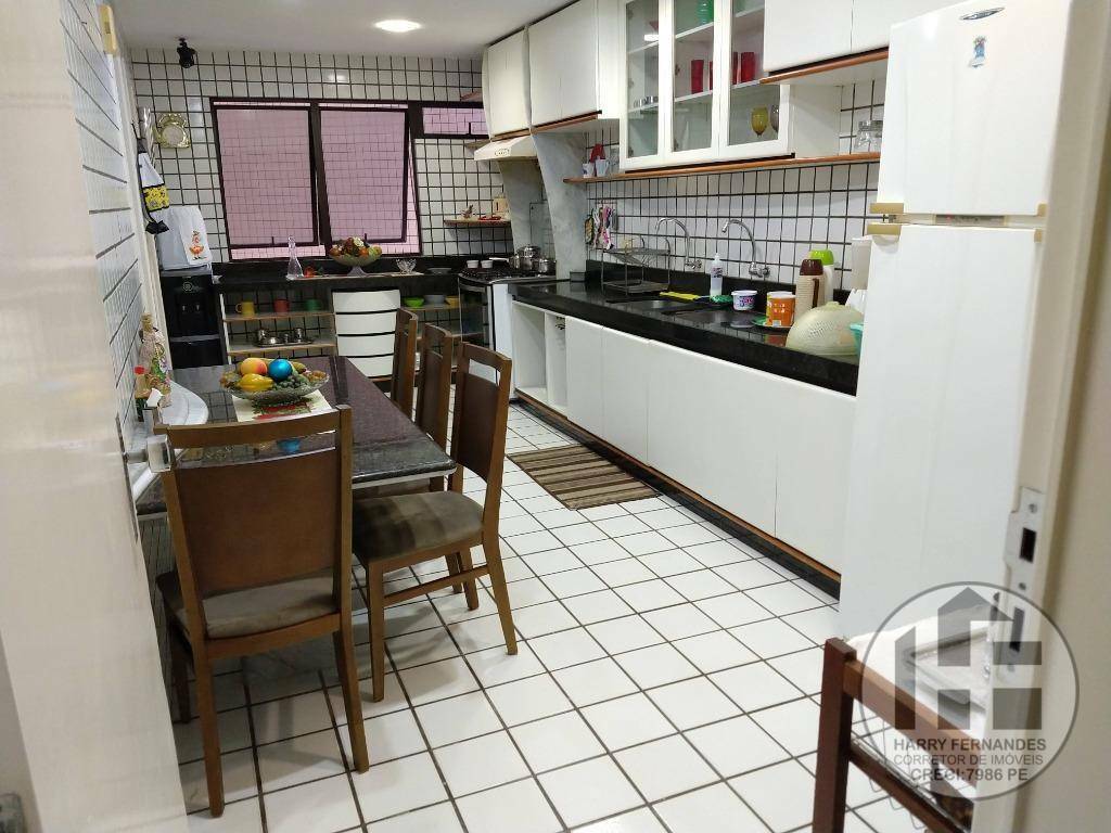 Apartamento à venda com 3 quartos, 157m² - Foto 7