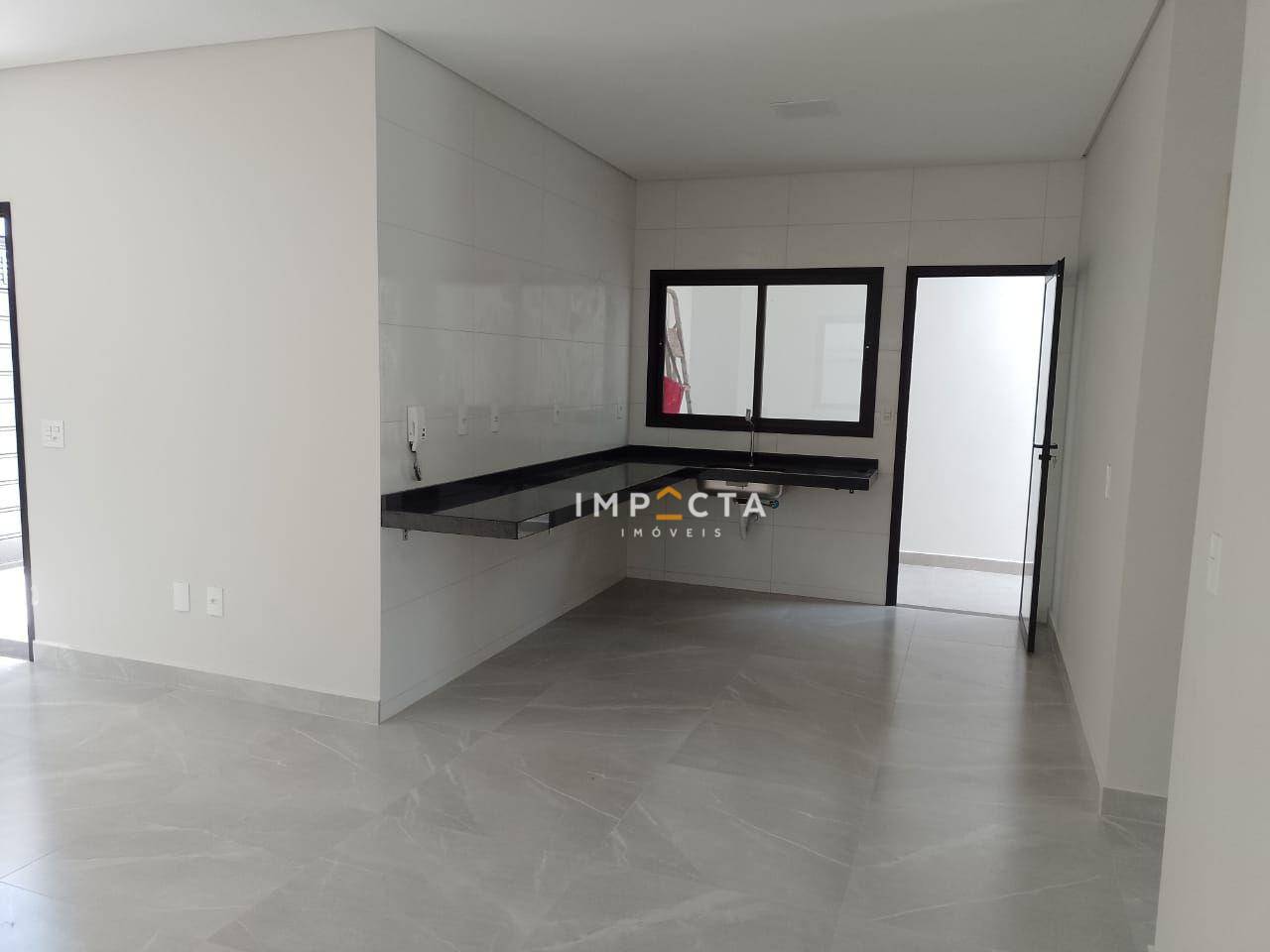 Casa à venda com 3 quartos, 90m² - Foto 12